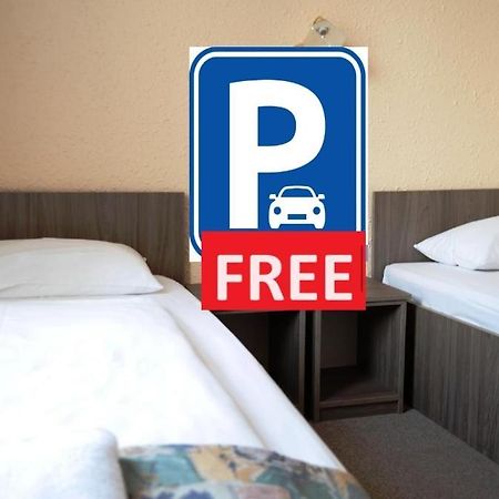 Hotel Berlin Budapest Luaran gambar