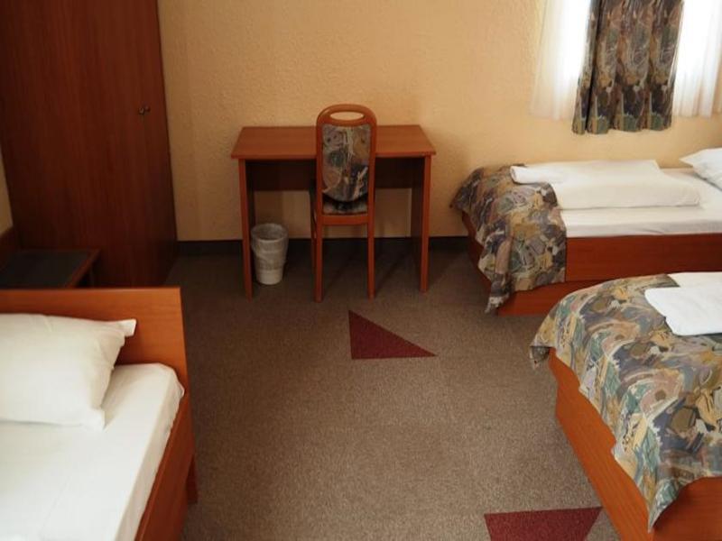 Hotel Berlin Budapest Luaran gambar