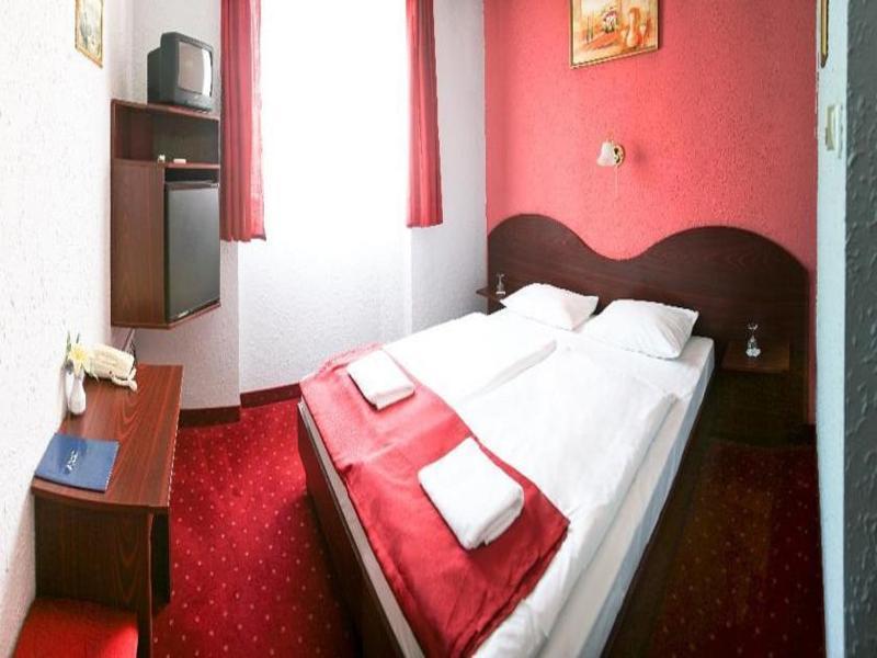 Hotel Berlin Budapest Luaran gambar