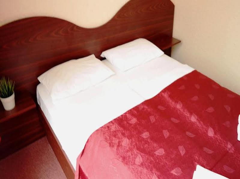 Hotel Berlin Budapest Luaran gambar